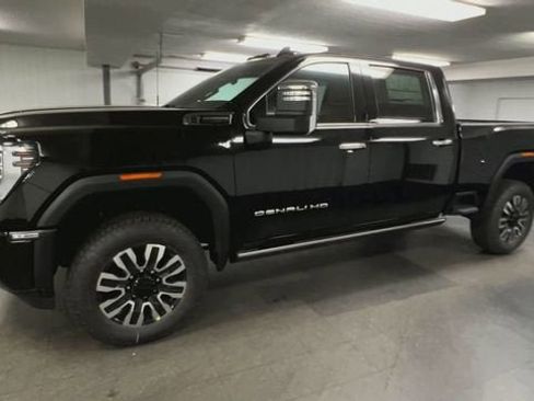 New 2026 GMC Sierra 2500 Denali Ultimate image 4