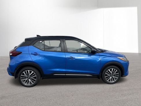 Certified 2023 Nissan Kicks SR w/ SR Premium Package FWD image 36
