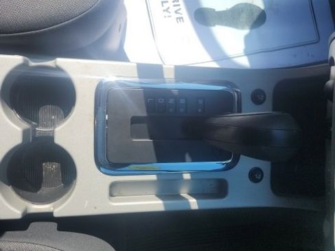 Used 2010 Ford Escape XLT image 27