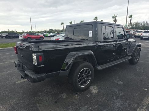 Used 2023 Jeep Gladiator Overland w/ Popular Equipment Package AWD/4WD image 2
