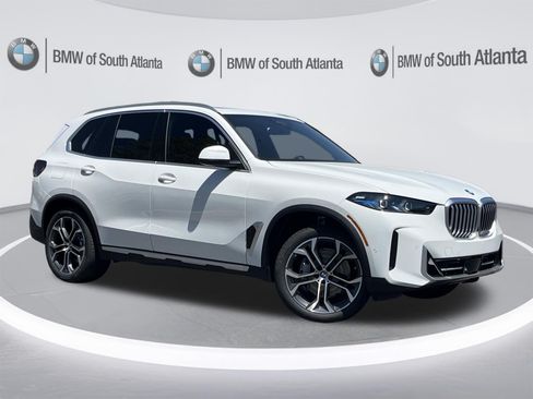 New 2026 BMW X5 sDrive40i w/ Parking Assistance Package RWD image 2