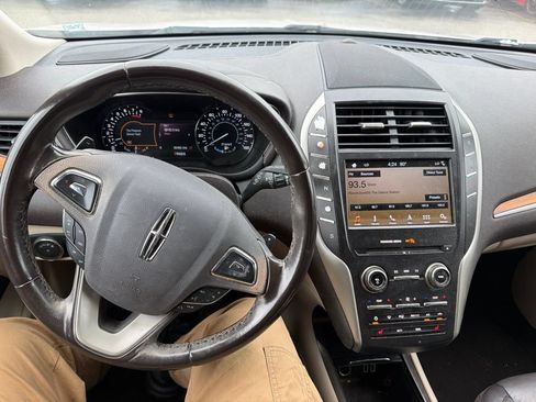 Used 2019 Lincoln MKC Select w/ Select Plus Package FWD image 7