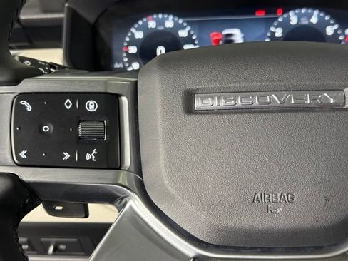 Certified 2025 Land Rover Discovery S AWD/4WD image 34