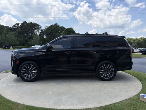 Used 2021 Cadillac Escalade Sport w/ Driver Assist Tech Package AWD/4WD image 8
