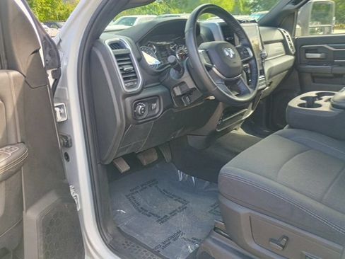 Used 2024 RAM 2500 Big Horn w/ Sport Appearance Package AWD/4WD image 24