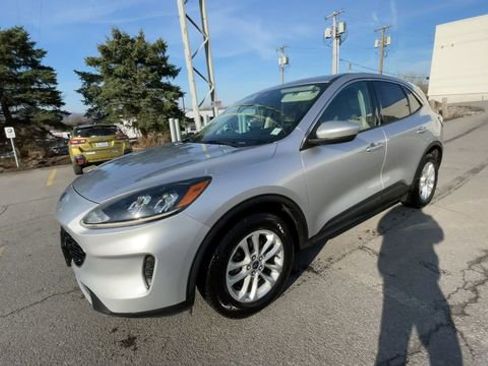 Used 2020 Ford Escape SE image 5