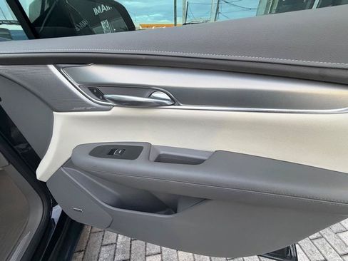 Used 2021 Cadillac XT5 Premium Luxury FWD image 14