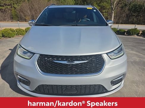 Used 2022 Chrysler Pacifica Pinnacle image 11