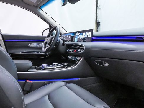 Certified 2026 Genesis GV70 2.5T image 12