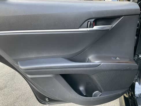 Used 2021 Toyota Camry SE FWD image 33