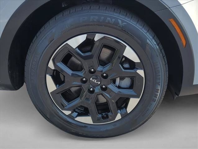 Used 2024 Kia Sorento S w/ Panoramic Sunroof Package FWD image 4