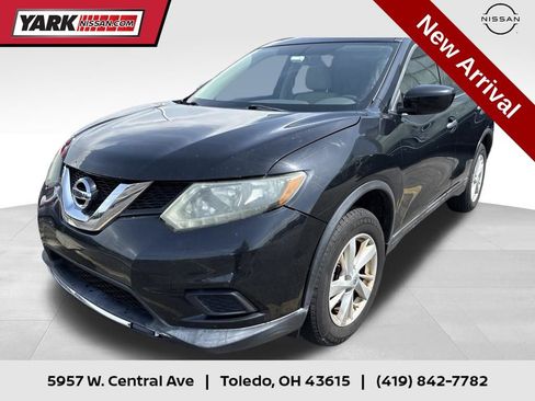 Used 2016 Nissan Rogue S FWD image 1