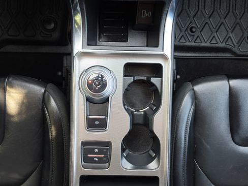 Used 2022 Ford Edge Titanium AWD/4WD image 24
