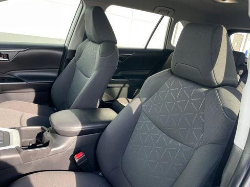 Used 2024 Toyota RAV4 XLE image 26