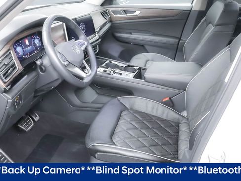 Used 2025 Volkswagen Atlas SEL Premium R-Line image 5