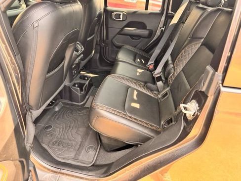 Used 2021 Jeep Gladiator Overland AWD/4WD image 11