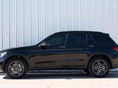 Used 2022 Mercedes-Benz GLC 300 4MATIC w/ AMG Line image 8