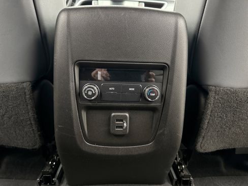 Used 2023 Buick Enclave Essence w/ Sport Touring Edition AWD/4WD image 19
