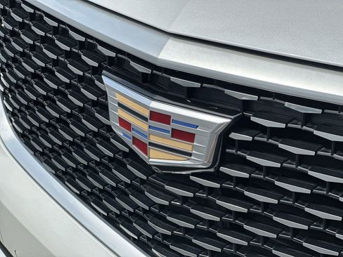 Used 2020 Cadillac XT6 Premium Luxury image 32