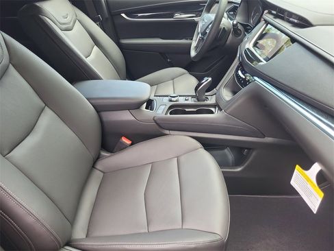 New 2025 Cadillac XT5 Premium Luxury image 14
