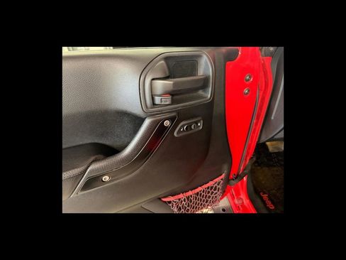 Used 2017 Jeep Wrangler Unlimited Rubicon AWD/4WD image 12