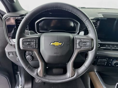 Used 2024 Chevrolet Silverado 1500 High Country w/ Z71 Off-Road Package AWD/4WD image 11