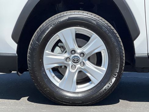 Certified 2021 Toyota RAV4 LE AWD/4WD image 25