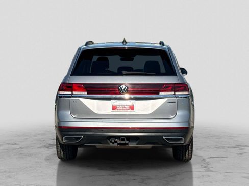 Used 2025 Volkswagen Atlas SE AWD/4WD image 6