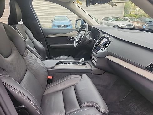 Certified 2025 Volvo XC90 B6 Ultra w/ Protection Package AWD/4WD image 32