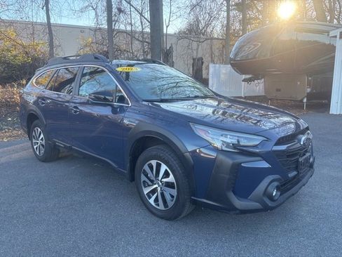 Used 2023 Subaru Outback Premium image 1