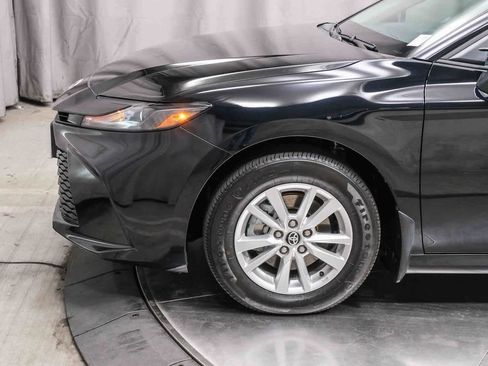 Used 2025 Toyota Camry LE w/ Convenience Package image 12