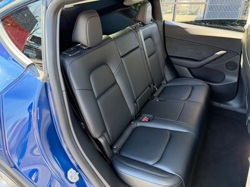 Used 2021 Tesla Model Y Long Range image 39