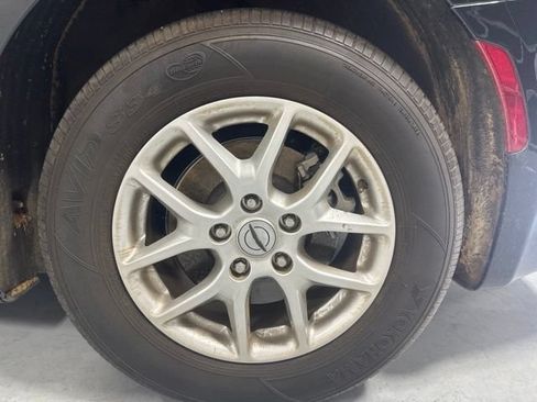 Used 2023 Chrysler Pacifica Touring-L FWD image 9