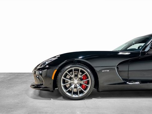 Used 2013 SRT Viper GTS w/ GTS Laguna Interior Pkg image 30