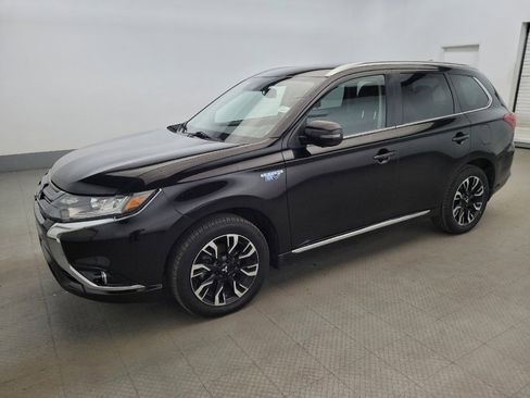 Used 2018 Mitsubishi Outlander GT image 2