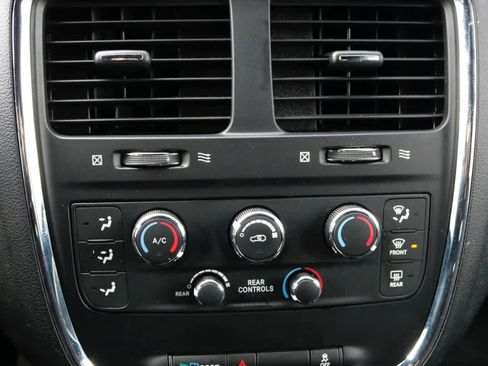 Used 2017 Dodge Grand Caravan SE image 17