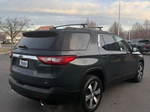 Used 2019 Chevrolet Traverse LT w/ LT Premium Package image 6