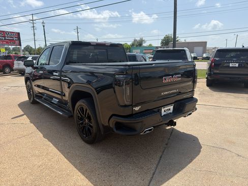 Used 2021 GMC Sierra 1500 Denali w/ Driver Alert Package II AWD/4WD image 3