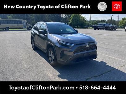 Used 2022 Toyota RAV4 XLE w/ Carpet Mat Package (TMS)