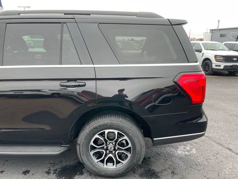 Used 2024 Ford Expedition XLT image 40