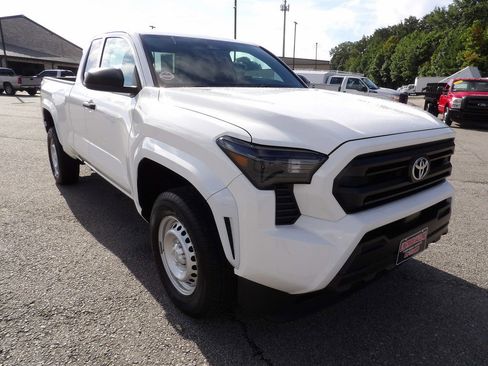 Used 2024 Toyota Tacoma SR RWD image 11