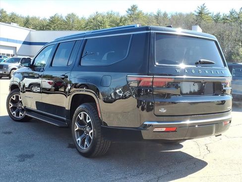 Used 2024 Jeep Wagoneer L Series III w/ Flexible Seating Group AWD/4WD image 6