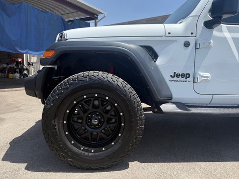 Used 2024 Jeep Wrangler Unlimited Sport AWD/4WD image 10
