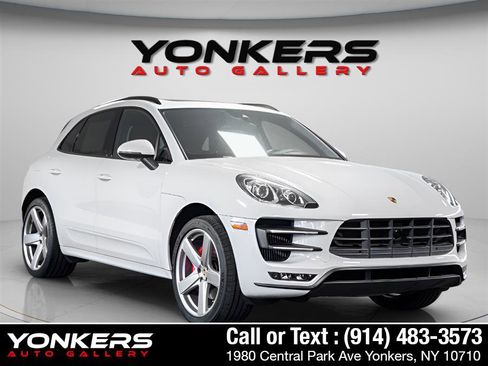 Used 2016 Porsche Macan Turbo AWD/4WD image 12