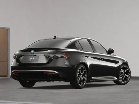 New 2025 Alfa Romeo Giulia image 5