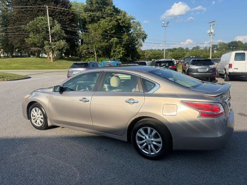 Used 2014 Nissan Altima 2.5 S w/ Sport Value Package FWD image 18