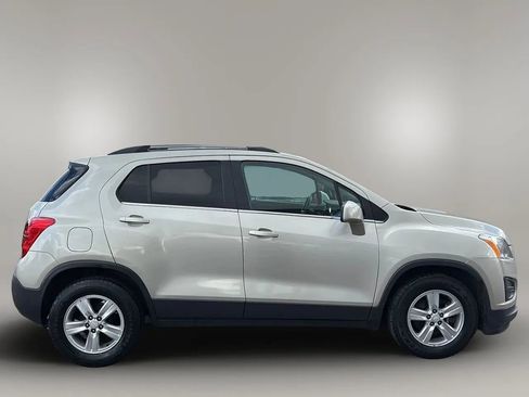 Used 2016 Chevrolet Trax LT w/ LT Convenience Package FWD image 6