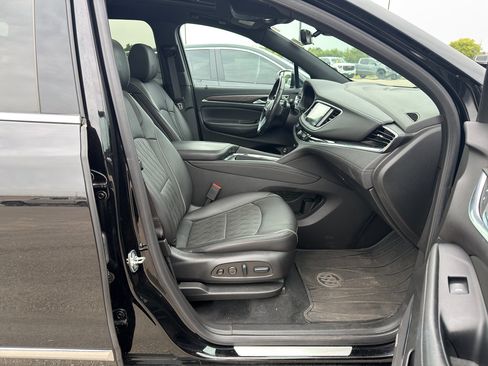 Used 2024 Buick Enclave Avenir w/ Avenir Technology Package AWD/4WD image 4