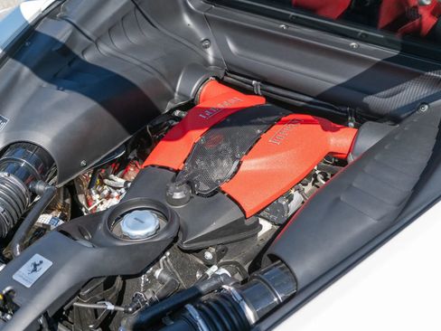 Used 2021 Ferrari F8 Tributo RWD image 47