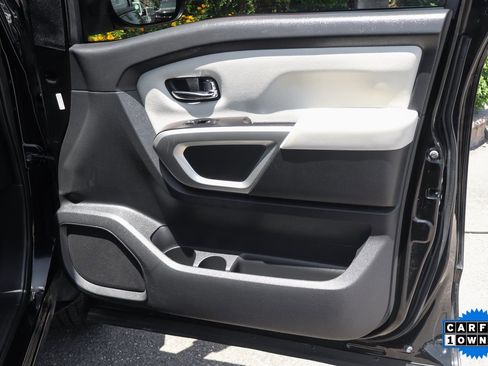 Used 2020 Nissan Titan SV w/ SV Convenience Package image 42